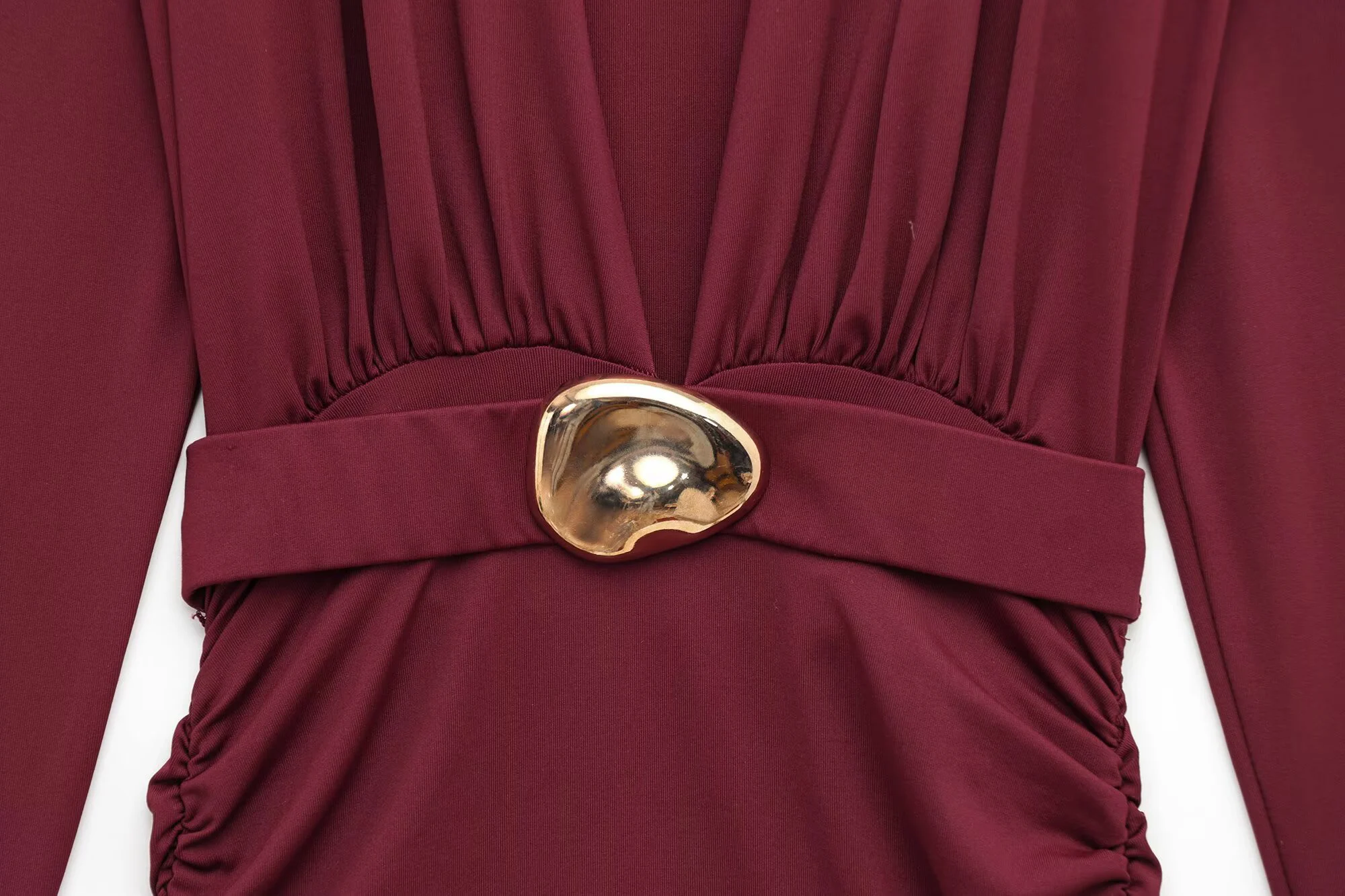 Abito da sera francese da donna primaverile con cintura decorata a pieghe, scollo a V a maniche lunghe e abito elegante