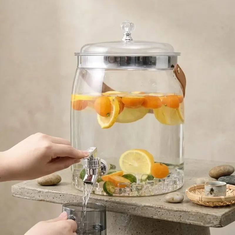 Portable Shatterproof PET Plastic Beverage Dispenser with Faucet Clear Cold Water Can with Handle Suitable for Picnic Camping