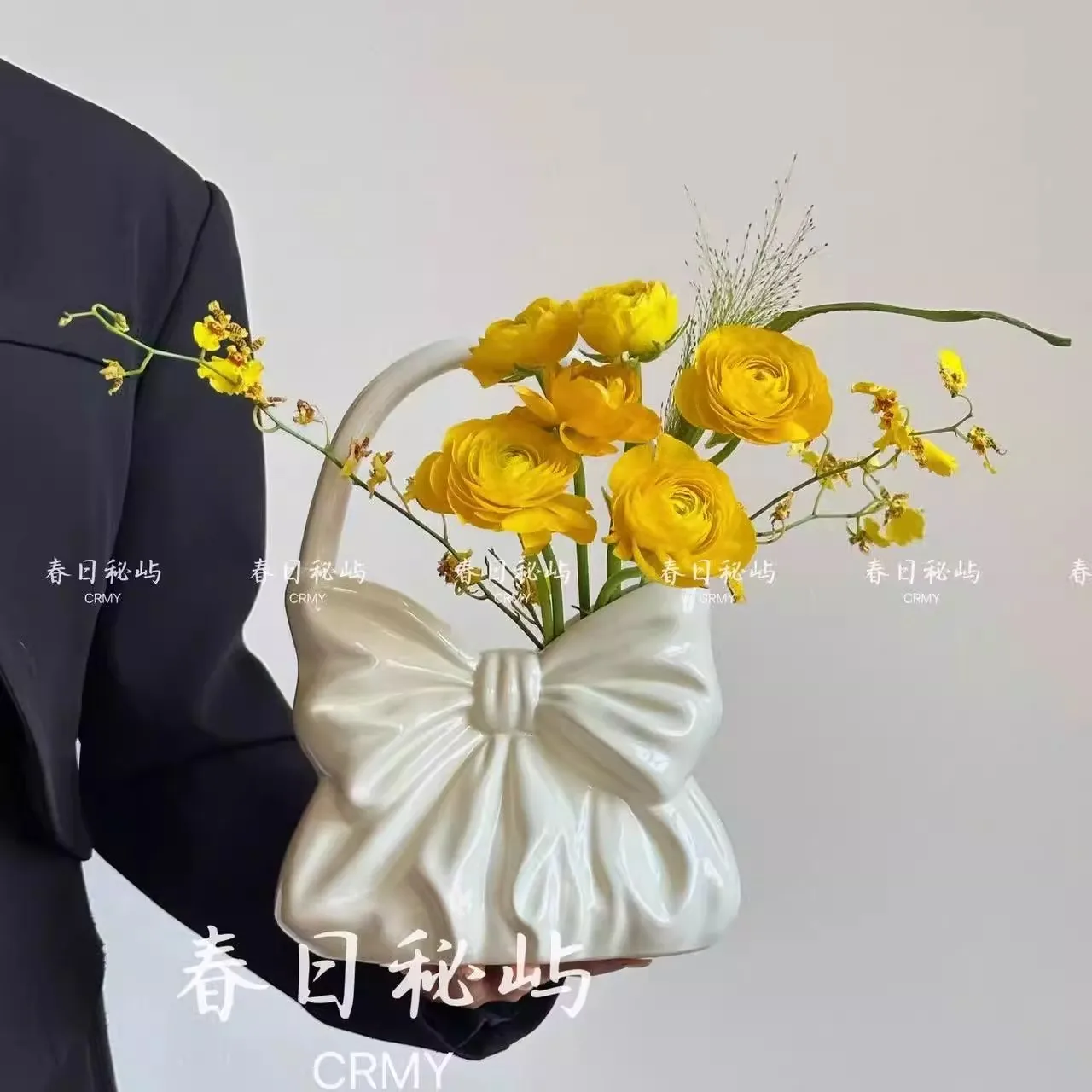 

Butterfly Knot Ceramic Flower Utensils, Ancient Southern French Ornaments, Handbags, Vases Recommended, High end and Small niche