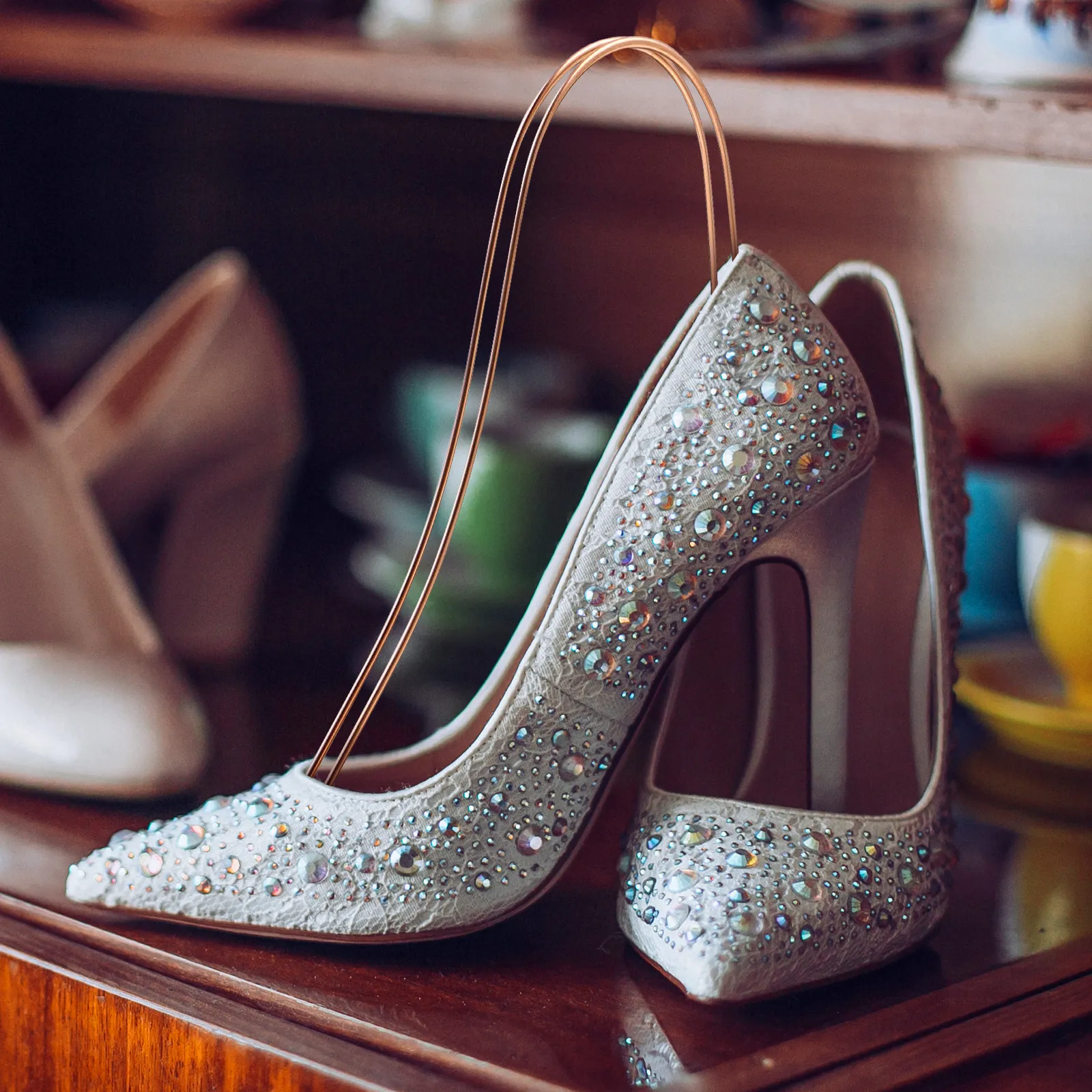 2Pcs Metal Shoe Support Rack High Heels Display Bracket for Shop Store Window Home Office Shoe Display Stand Shelf