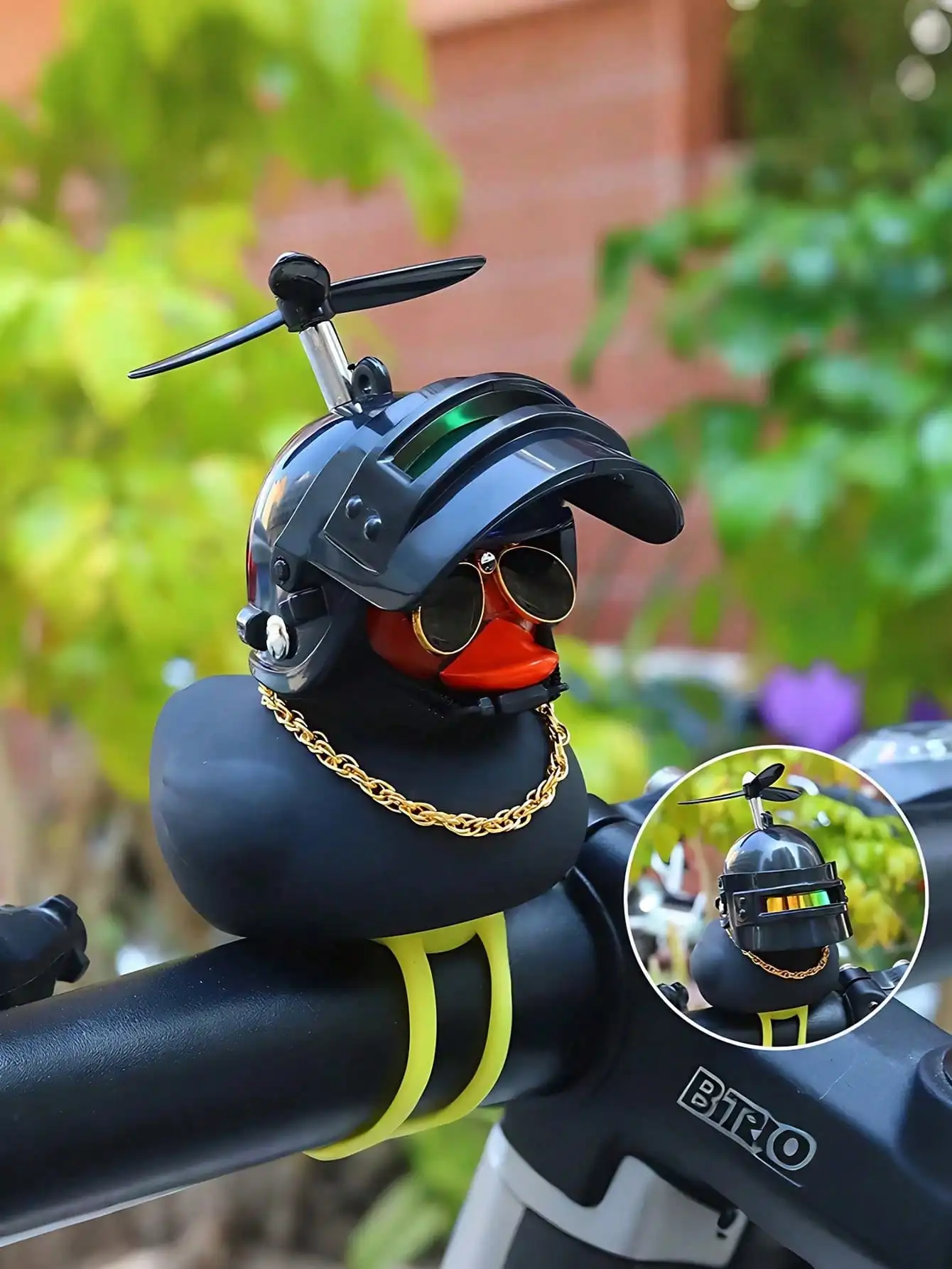 The Cute Duck Car Decoration Accessory (with Bamboo Propeller) Helps Relieve the Fatigue of Long-Distance Driving.