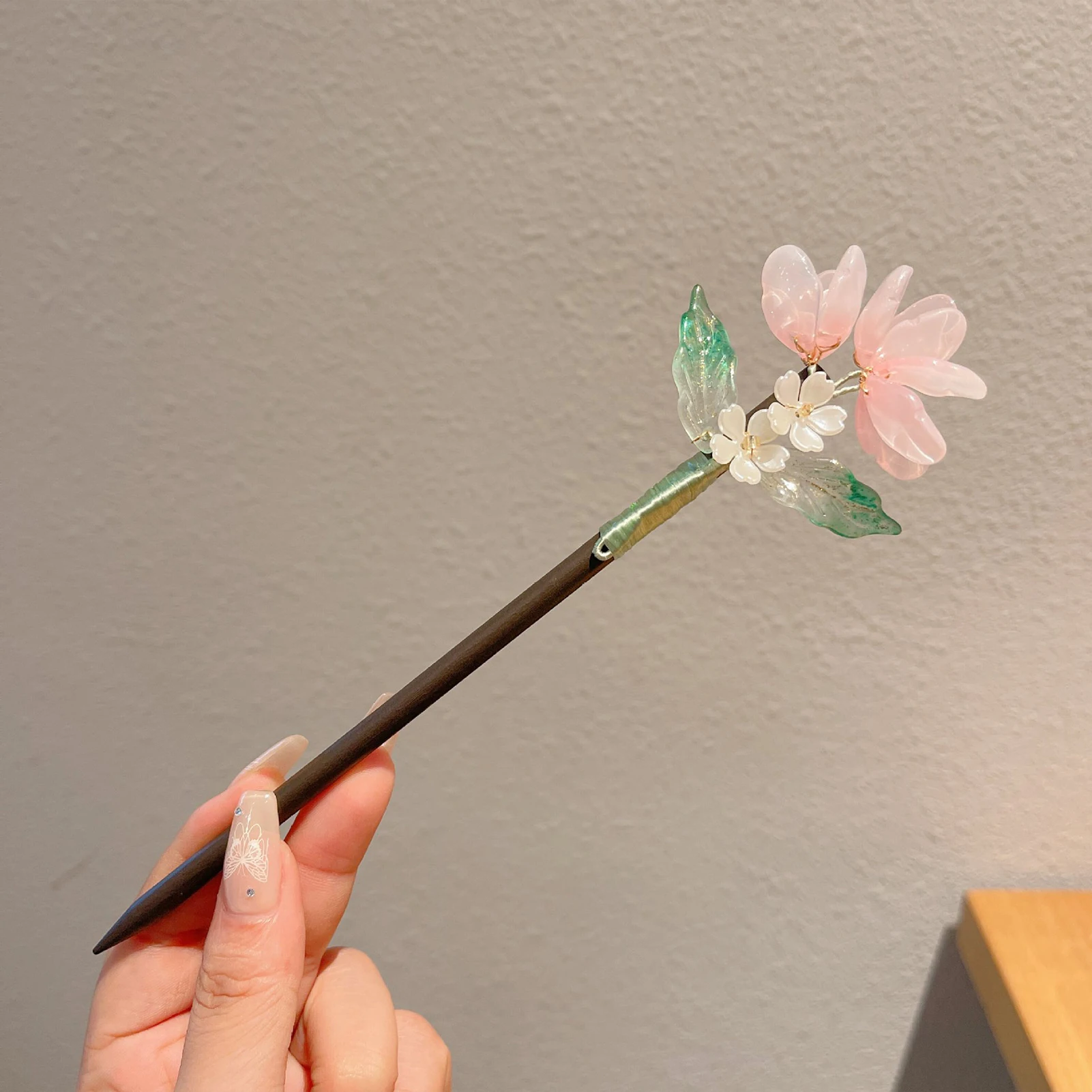 

Wooden Hair Sticks Forks Fairy Flower Leaf Pearls Designs New Chinese Style Hair Bun Jewelry for Women Girls Ponytail Holder
