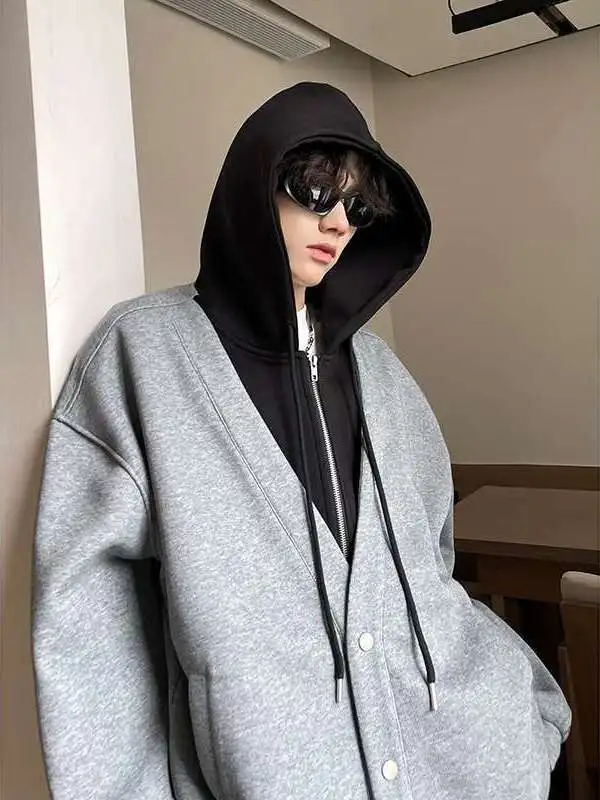 

Свободная повседневная куртка с капюшоном большого размера для мужчин, осенне-зимняя, имитация двухслойности, в корейском молодежном стиле, устойчивая к сминанию и...