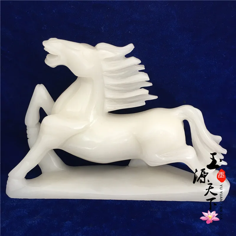 Natural white jade horse ornaments horse to the successful living room office lucky jade TV cabinet porch mascot ornaments