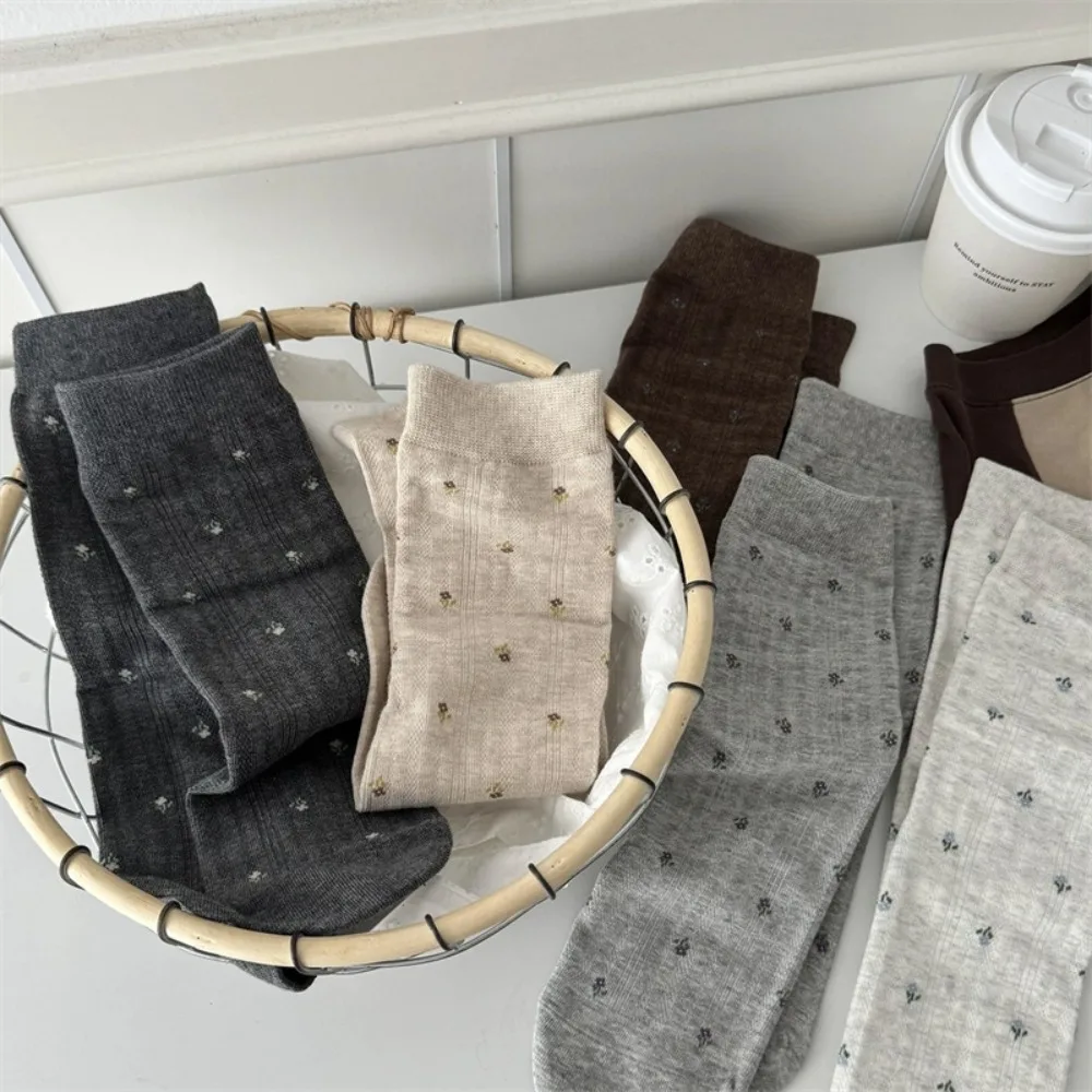 Women's Socks Autumn Winter New Medium Tube Socks Small Floral Stockings Casual Breathable Versatile Retro Stacking Socks