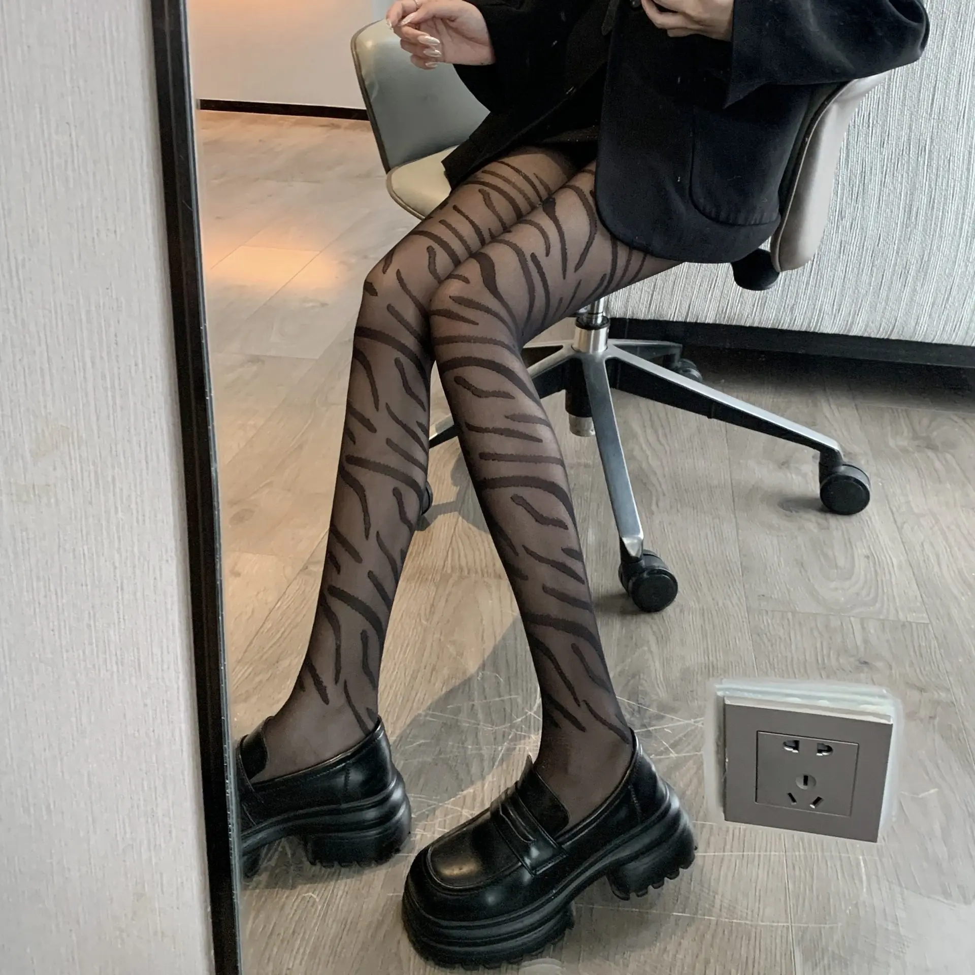 

Черные женские колготки с зебровым узором, шелковые чулки, сексуальное нижнее белье, чулки-ботфорты, женские чулочно-носочные изделия