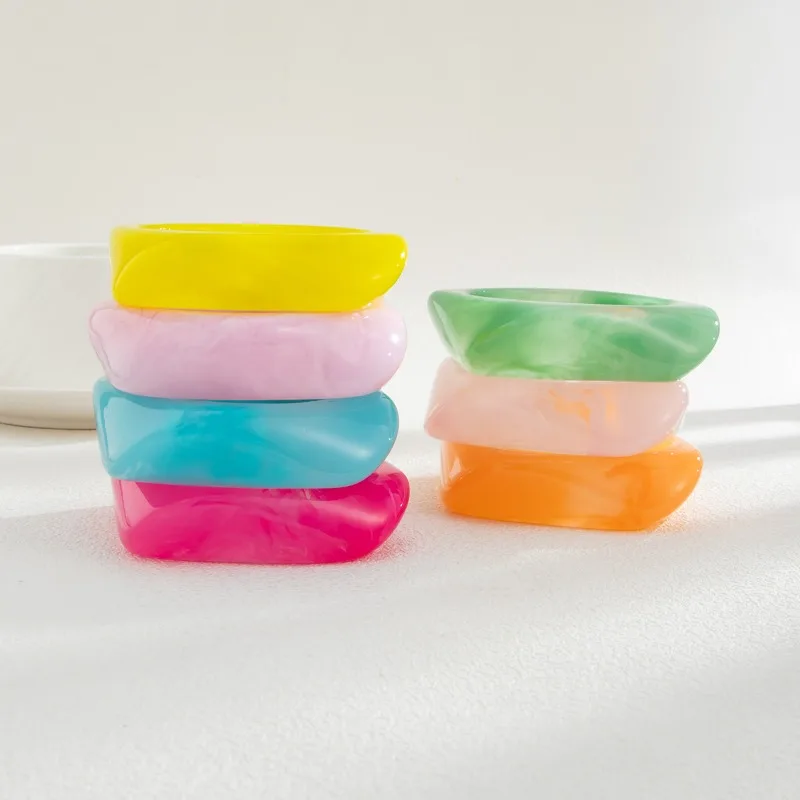 2025, neuer Trend, Acryl, unregelmäßig, verschmiert, geometrisch, klobige Armreifen für Frauen, Kunstharz, buntes Statement-Charm-Armband, Schmuck, M