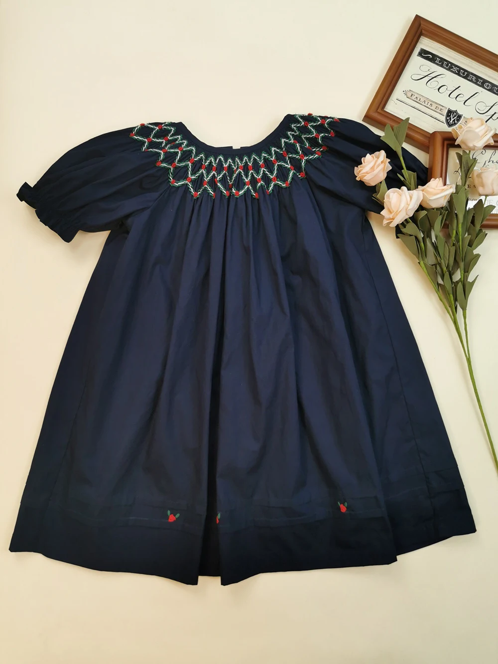 Summer New Girls Smocking Dress Navy Blue 100% Cotton Pure Manual Embroidery Puff Sleeves Casual Fashionable Outfit Clothing