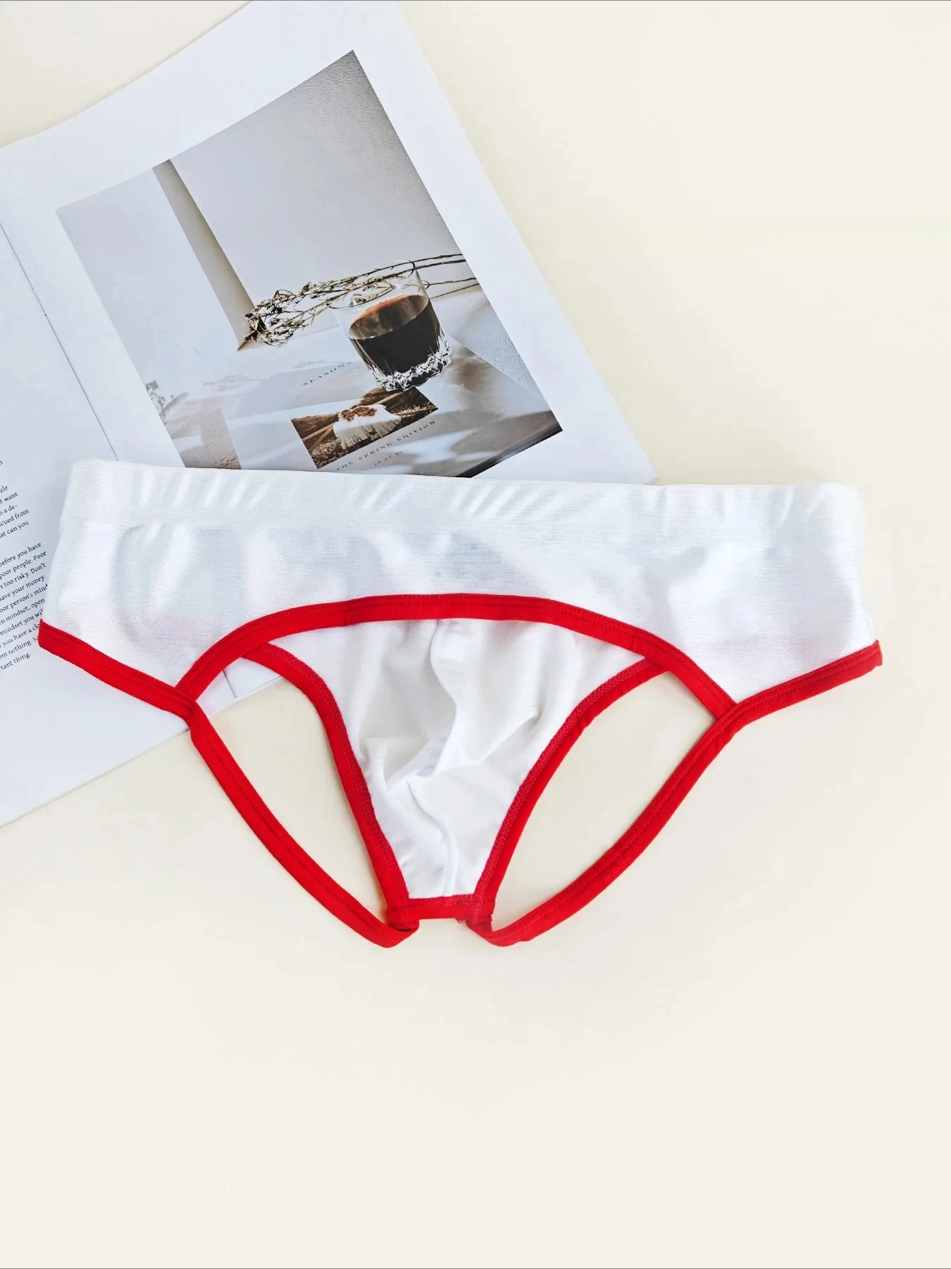 Low Waist Open Back Briefs for Men Sexy Contrast Trim Underwear with U-Pouch Underpants Teenager Fashion Comfortable Daily Wear