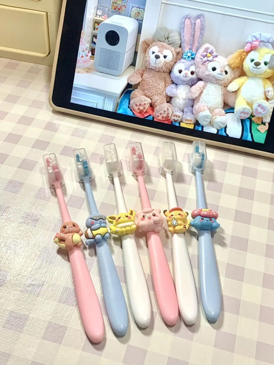 Cepillo de dientes de cerdas suaves Pokémon, accesorio ligero para la limpieza diaria, para el cuidado bucal y la organización del baño.