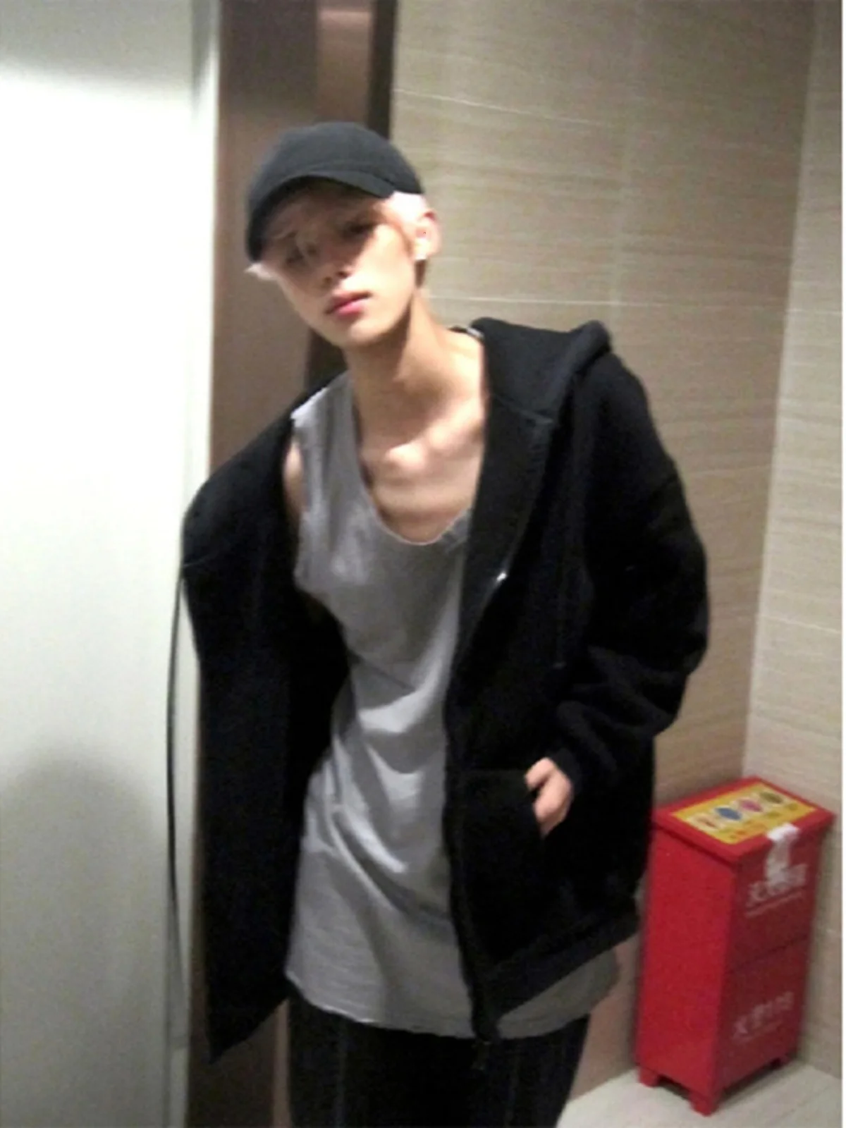 

American Sle Low Ne Cotton Tank Top Men's Svel T-irt Inner Wear Base ey ly Man irt Loose Fit Summer Faion