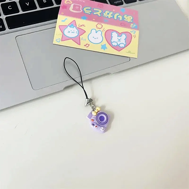 Portachiavi con cordino per fotocamera per cartoni animati per donna Decorazione della custodia del telefono Mini carino portachiavi in resina per ragazza amico regalo bambola accessori fai da te