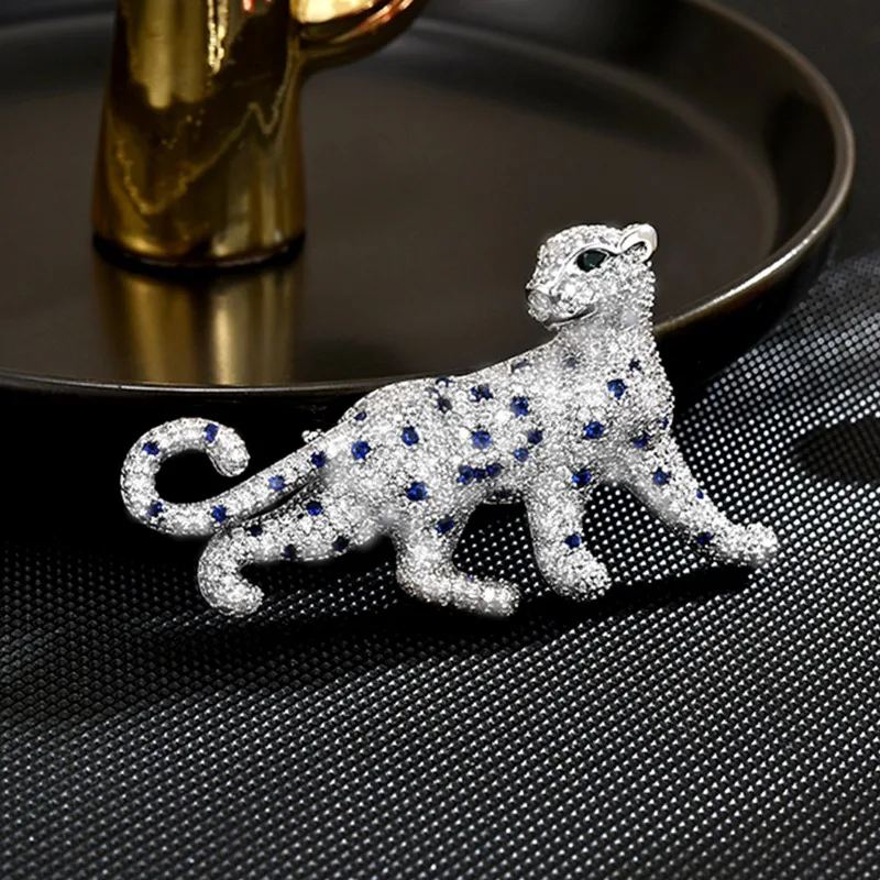 

Retro Leopard Brooch Micro Inlaid Zircon Rhinestone Exquisite Animal Flower Fashion Jewelry European American Style Pin