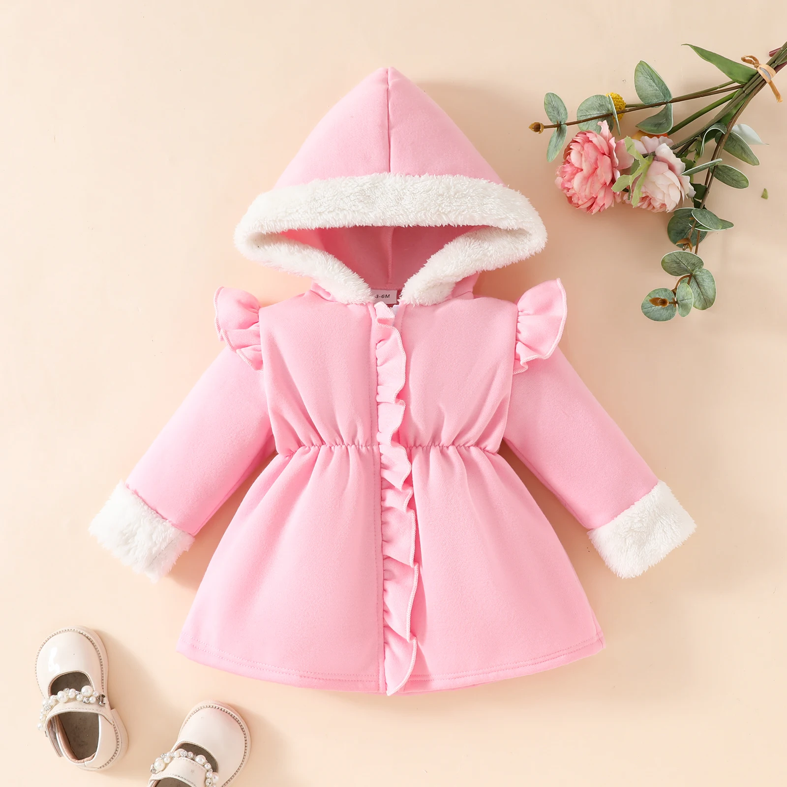 Autumn and winter single baby baby girl cute little flying sleeve hooded waist coat, hat cuff fur decoration