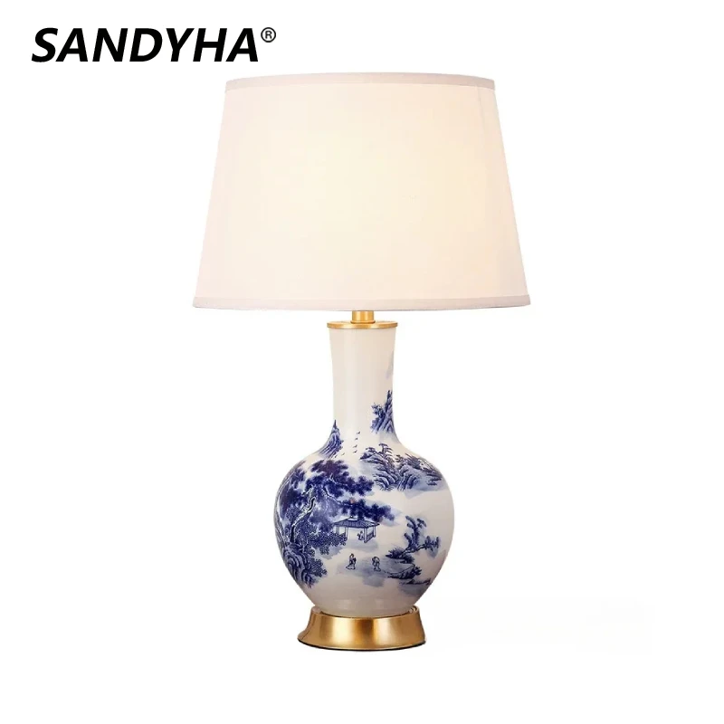 

Traditional Chinoiserie Desk Lamps Ceramic Body Fabric Shade Table Lights for Study Bedroom Living Room Hotels Home Decorations