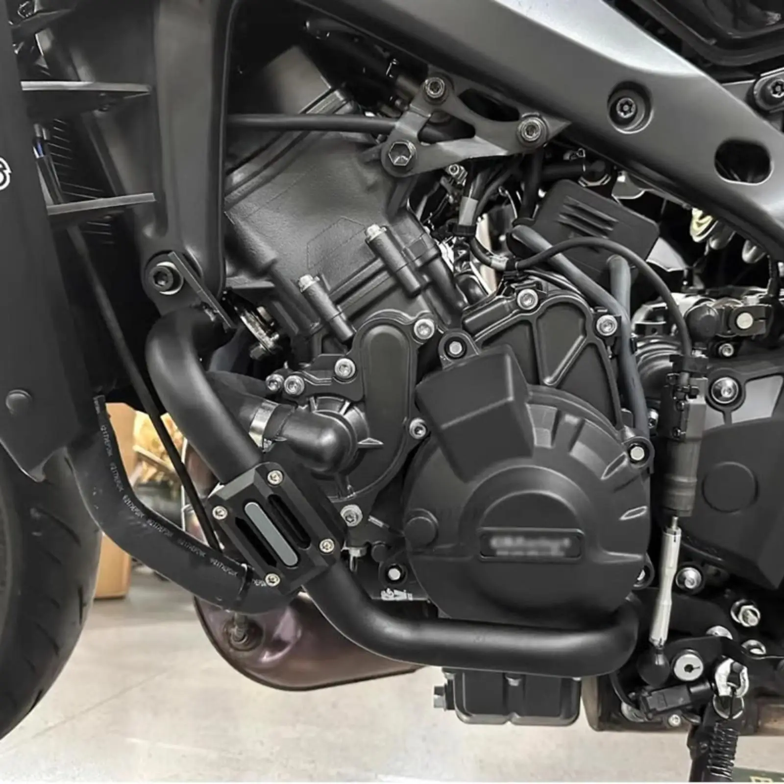 Bumper Engine Guard Crash Bar Frame Protector For Yamaha MT09 XSR900 TRACER900