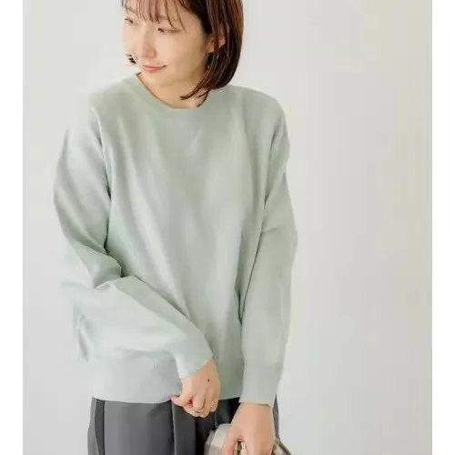 ゆったりとしたラウンドネックプルオーバーセーター レディース カラー シンプルデザイン 伸縮性あり 新品 スタイリッシュな日本製ニットウェア
