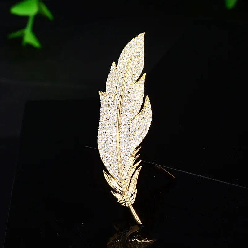 2024 Personalized Suit Pin Light Luxury Temperament Accessories Clothing Men's and Women's Micro-inset Zircon Feather Brooch