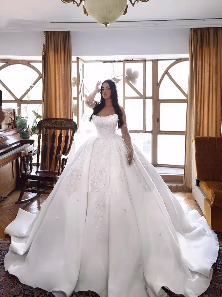 

Customized Exquisite Lace Beaded Ball Gown Wedding Dresses Lace Pearls Off Shoulder Strapless Princess Bridal Gowns