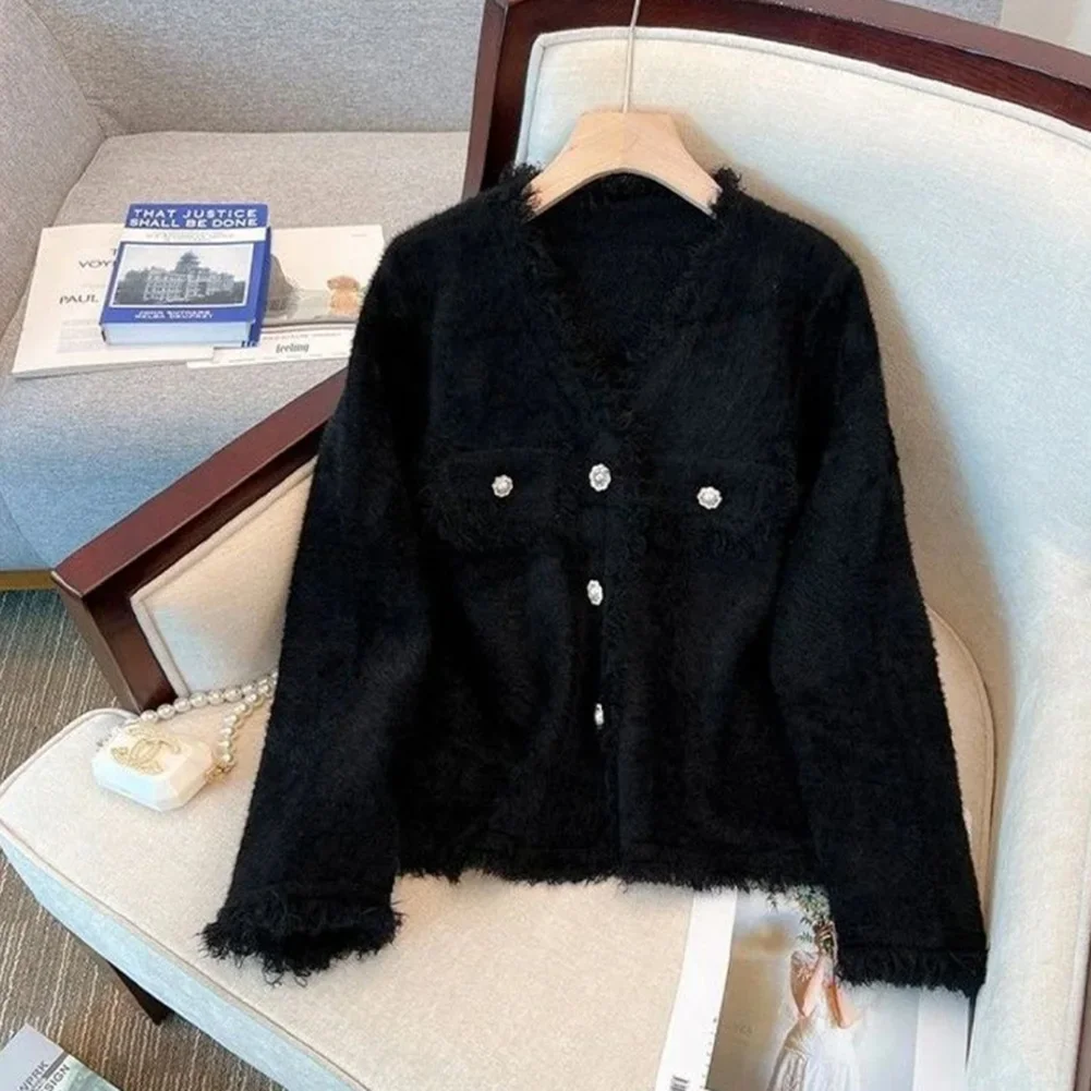 Women's Autumn And Winter Long-sleeved V-neck Plush Jacket Fashion Temperament Cardigan