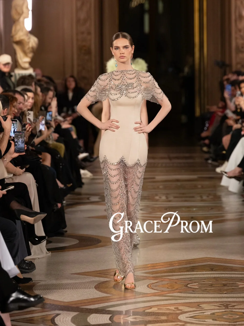 

New Arrival Silver Crystal Chain Evening Dress Glamorous Short Sleeve Wedding Party Gown Customized Long Red Carpet Gowns