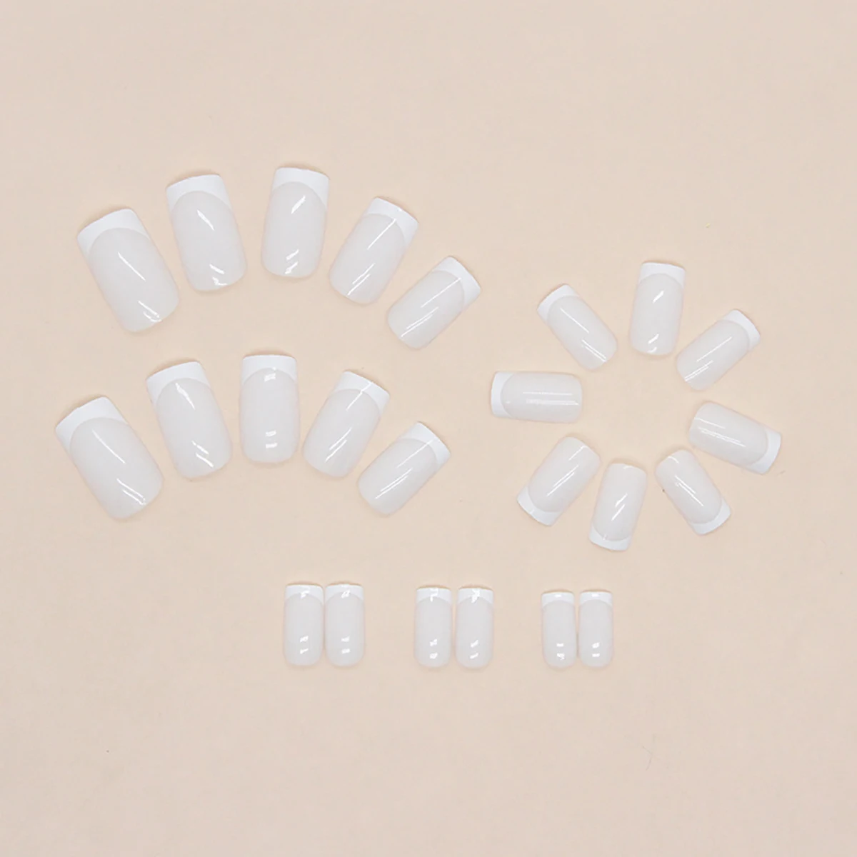 24 قطعة أظافر صينية مربعة بيضاء فرنسية كلاسيكية متعددة الاستخدامات قابلة للفصل، مع شريط واحد فرك وجل جيلي