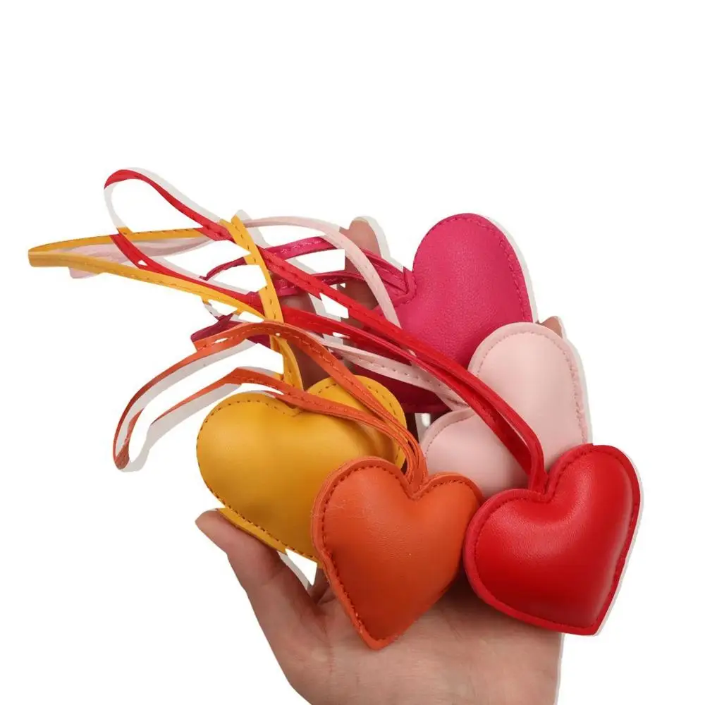 

Cute PU Leather Heart Keychain Love Cartoon PU Leather Hanger 14 Colors Fashion Bag Pendant Women