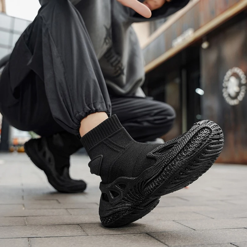 

Four Seasons стиль летающая тканая эластичная сетка дышащая толстая подошва на плоской подошве однотонная высококачественная мужская спортивная обувь с высоким берцем