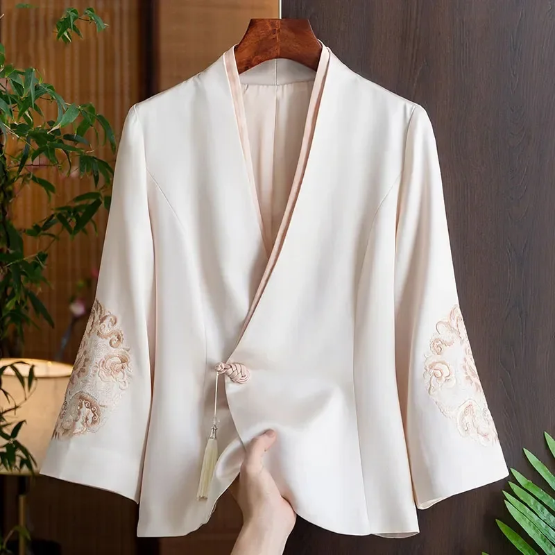 

Chinese Style Forged Noodles Embroidery Modified Hanfu Coat Women's 2024 Spring New Retro Slim Buckle Short lady Clothing Jacket