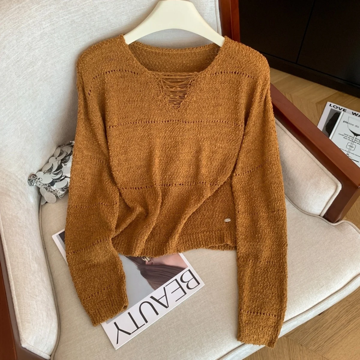 

Retro Hollow out V-Ne Knitted Sweater Women's Autumn Winter Outerwear Long Sve Soft Woolen Loose Fit Sweet Sle Top