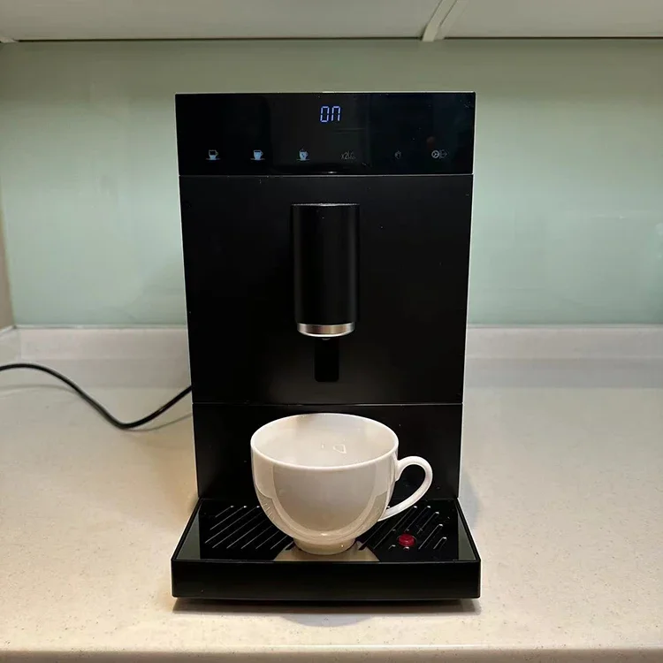 Hotel domestici Macchina da caffè espresso Cafetera per caffè espresso completamente automatica Italia Black Latte Maker con asta vapore