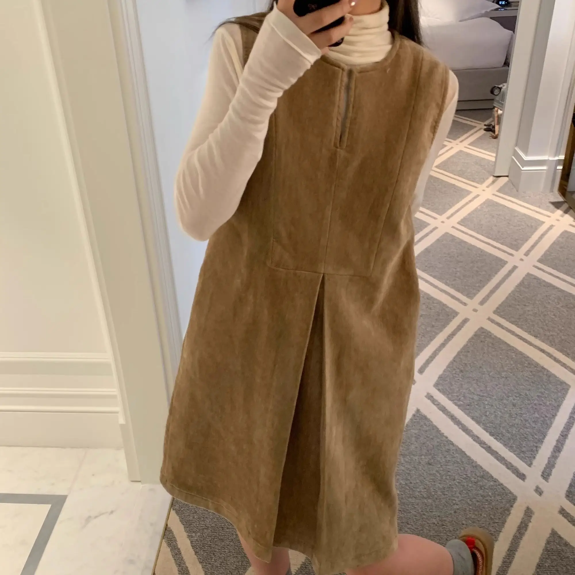 Khaki Velvet Vest Dress Women 2024 Autumn Winter New Thickened Girly Style Korean Style Design Sleeveless Dress