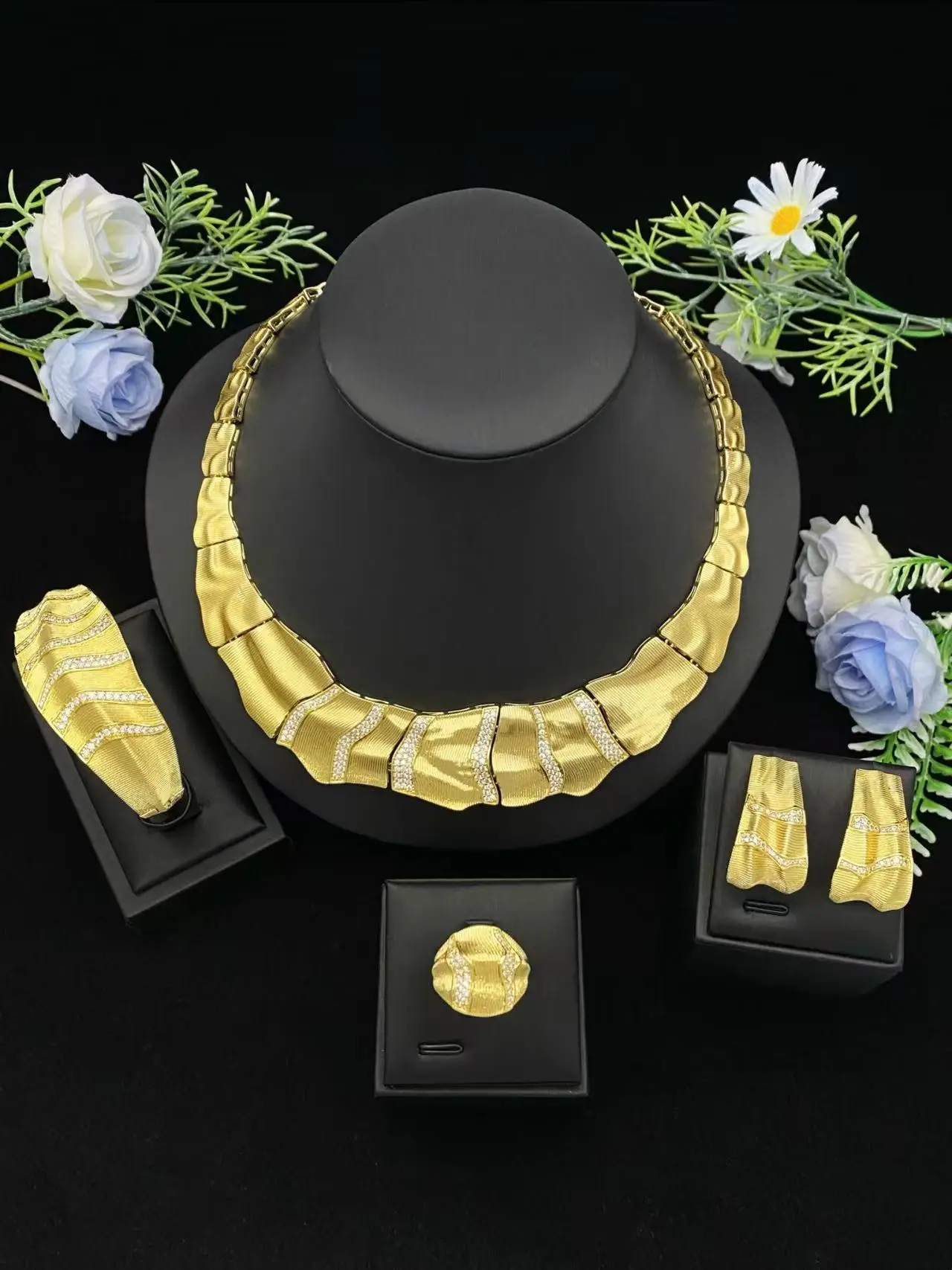 

JRH Gold Plated Zircon Women Set Modern Wedding Necklace Earrings Bracele Minimalist Lines Design Artificial Accessories