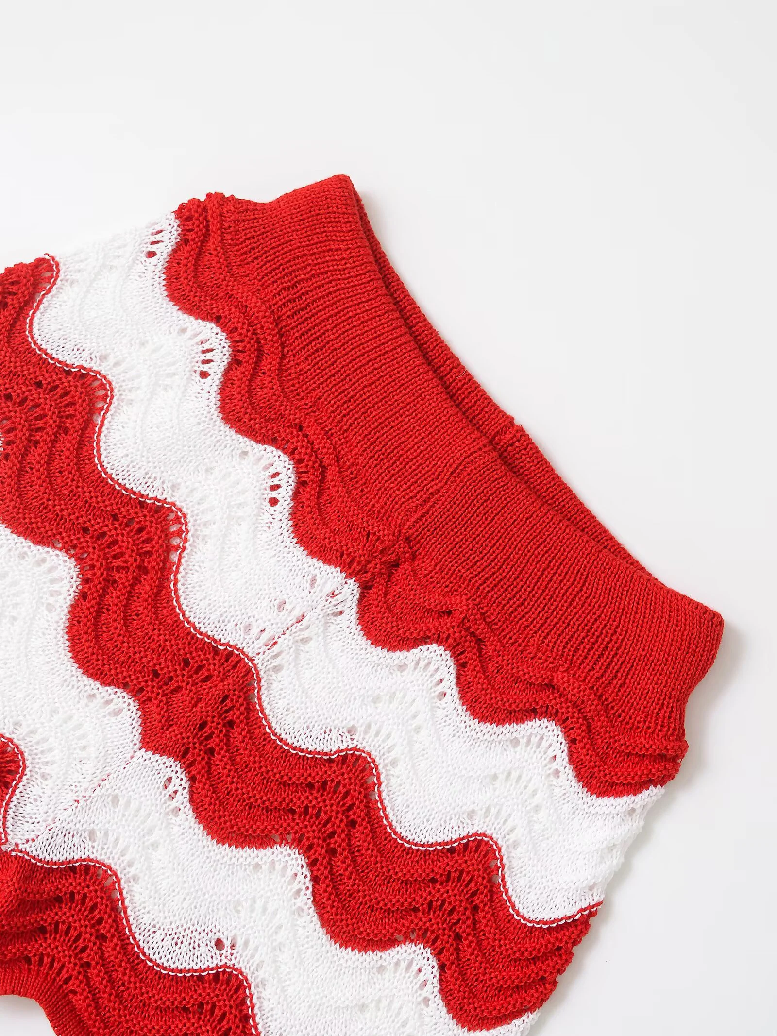 ニューウェーブパターンカジュアルニットセーターハワイアンスタイルシャツニット中空アウト男性と女性のスポーツセット