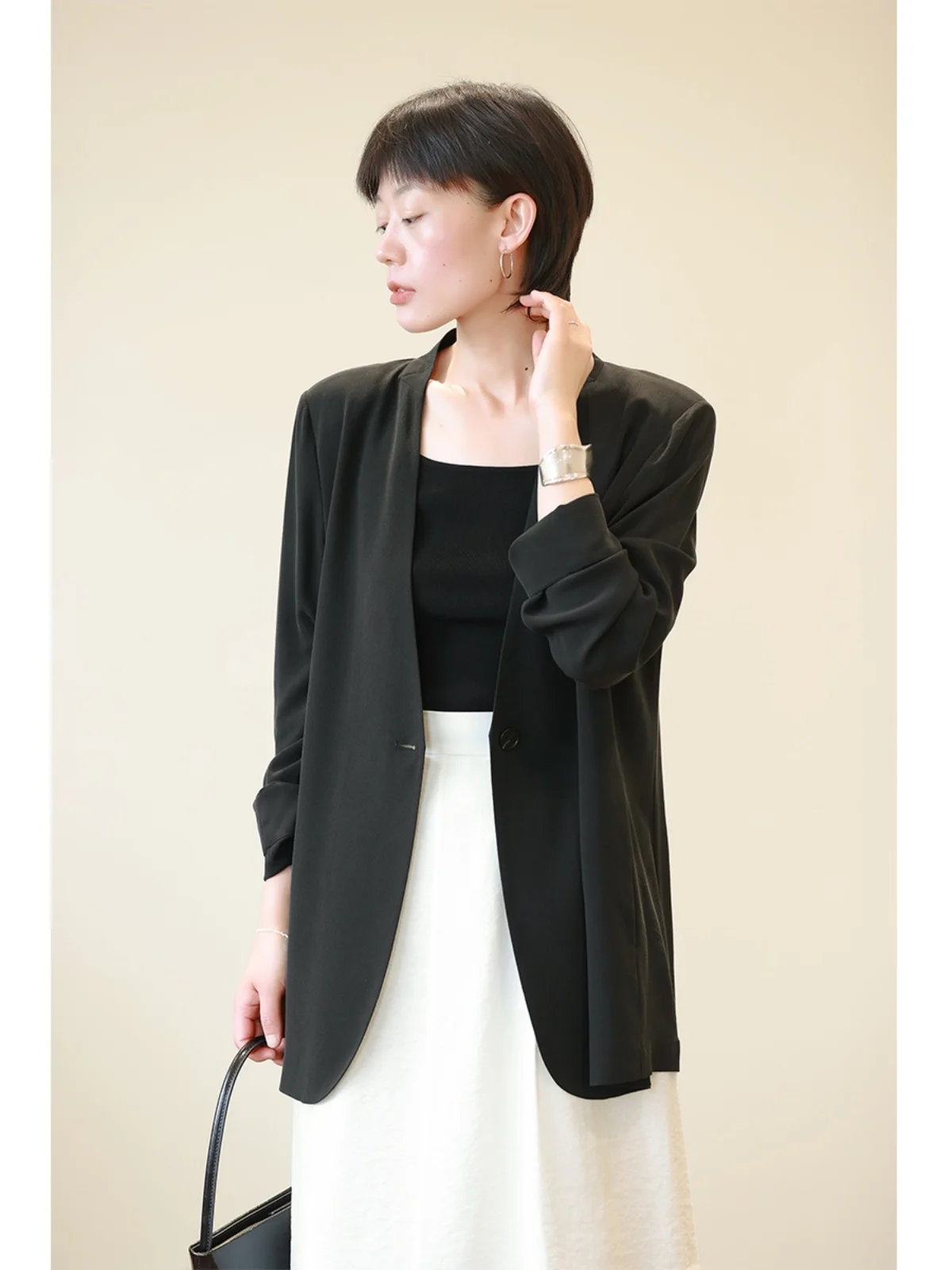 

Bla Silk Loose Women's Suit Jaet Summer New Sun Protection Air Conditioning irt Commute Sle V-Ne Long Sve Coat