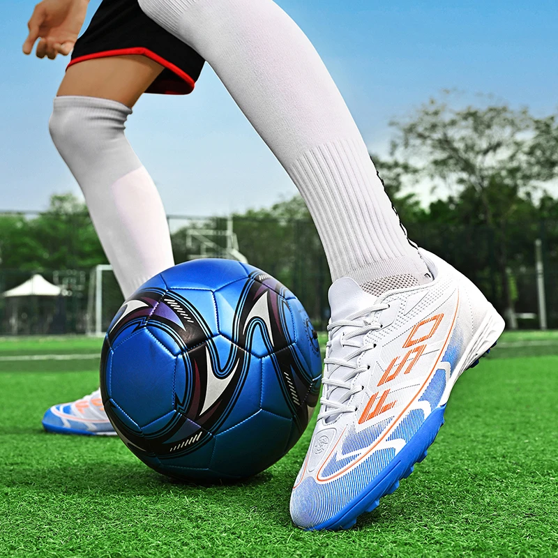 New Men Football Boots Futsal High Ankle Breathable Non-Slip High-quality Ultralight Soccer Shoes Sports Shoes Outdoor Match