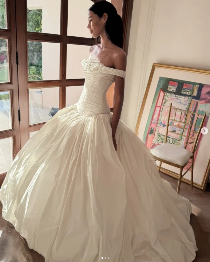 Bridal Couture Princess Autumn Wedding Dresses Off Shoulder Pleated Corset Bespoke Puffy Bridal Gown Garment Customized