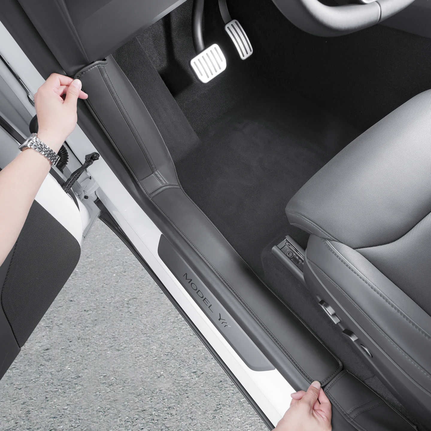 Suitable for Tesla's Updated Model Y Interior Door Sill Protection Pad, 6-Seater YL Door Anti Trampling Accessory