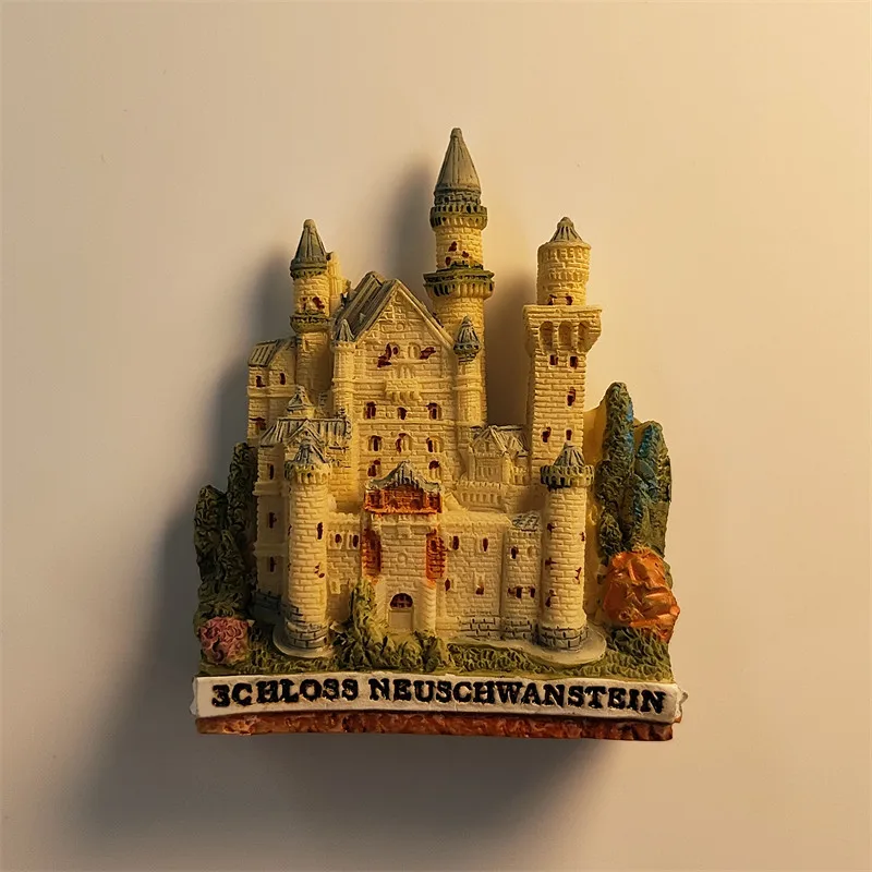 Bavaria Neuschwanstein Castle Tourist Souvenir Hand Painted Home Decoration Magnetic Fridge Magnet Resin Material, Germany