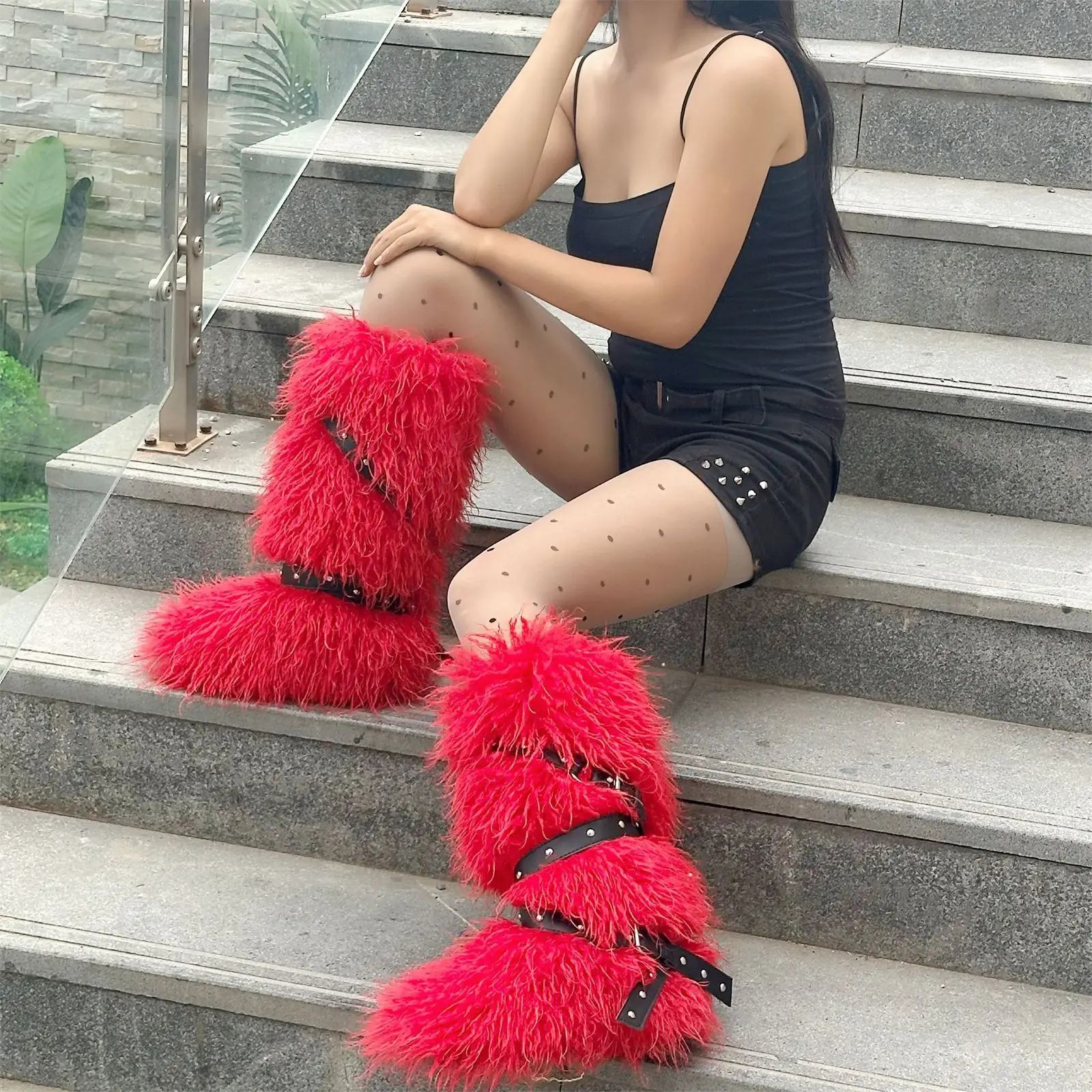 

IPPUEM Красные меховые сапоги до колена для женщин, большие размеры 46, 2025, новые зимние зимние сапоги на плоском каблуке, длинная плюшевая обувь