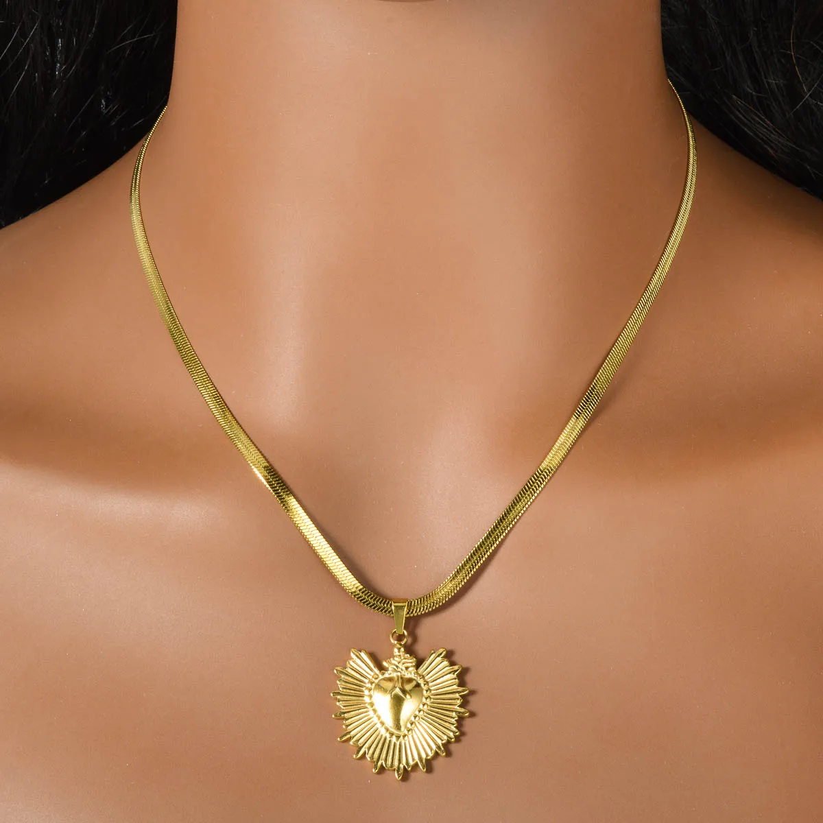 

Romantic Heart Around The Fins Pendant Necklaces Woman Trend New Vintage Heart Drop Earrings For Women Jewelry Gift For Birthday