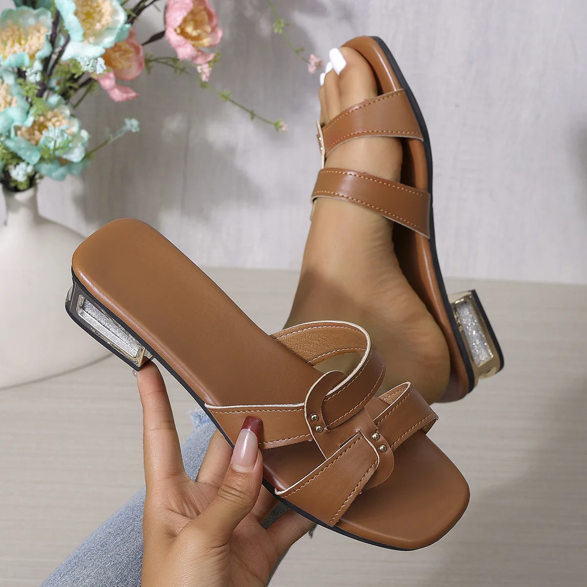 

Women's Spring/Summer 2026 Casual Open-Toe Flat Sandals, Cross-Strap Chunky-Heel Square-Toe Sandals, Women's Beach Flip-Flops