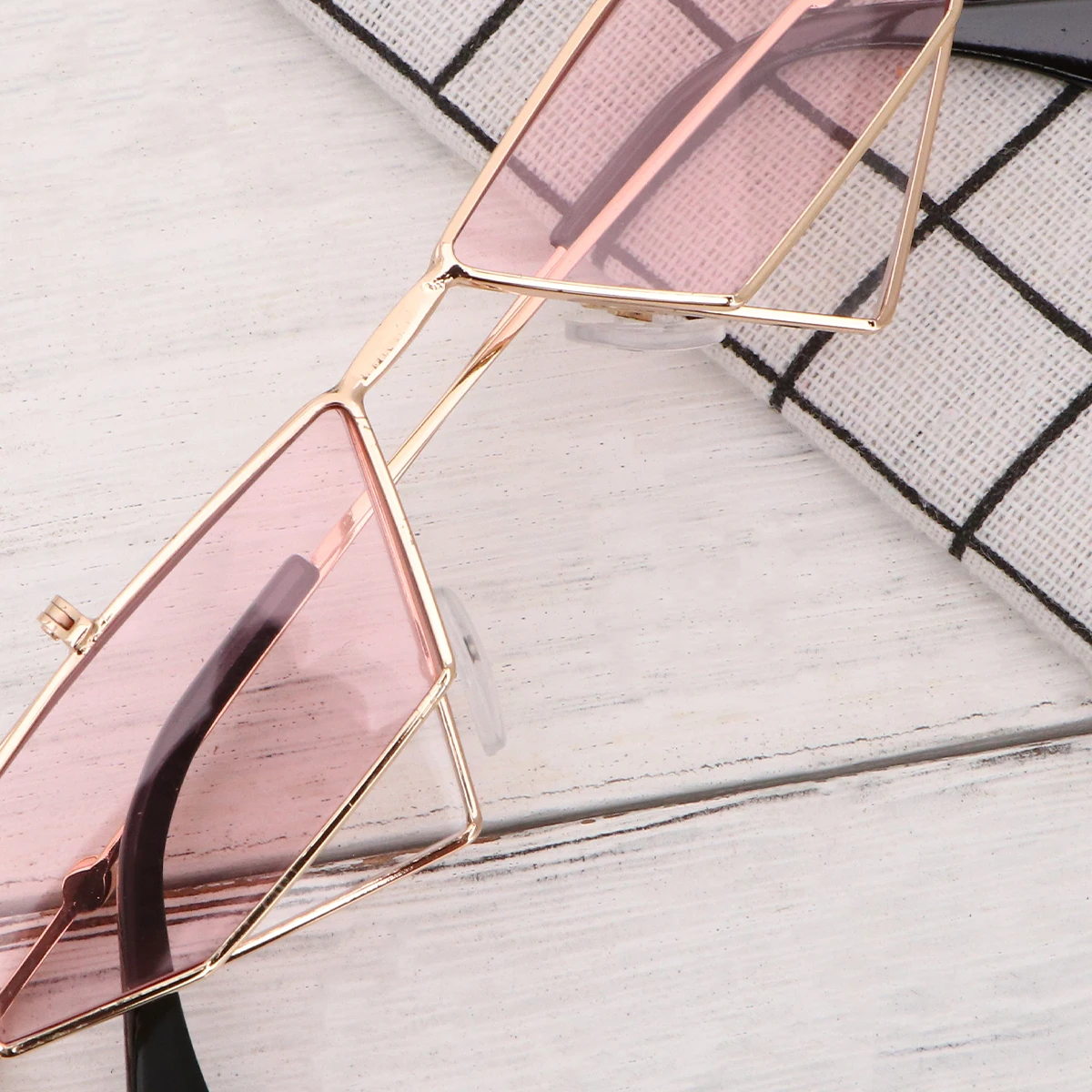 

Cat Eye Sunglasses Retro Women Pearlescent Punk Style Fashion Outdoor Accessories Lightweight Year Round Eyewear