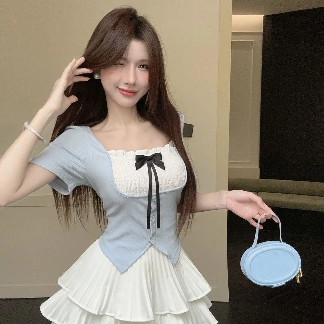 

French Chic Sweet and Spicy Girly Bow-tie Short-sleeved T-shirt High-waisted Pleated Mini Skirt Slim Fit Suit for Women