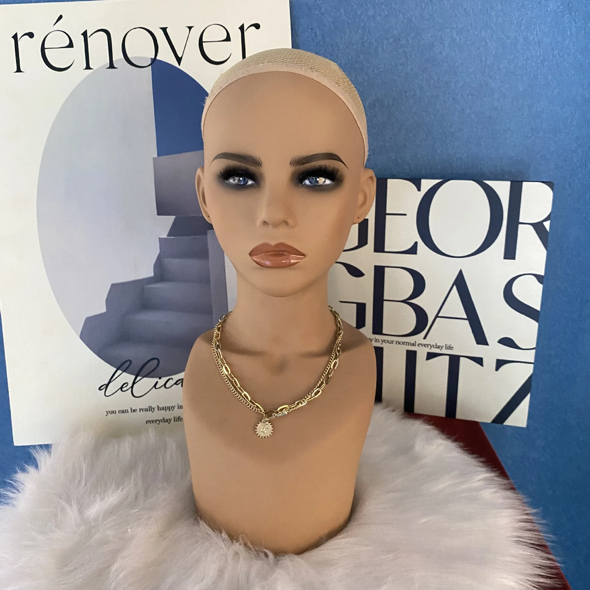 Cabeza de muñeca de maniquí femenino realista, exhibición de collar de pelucas