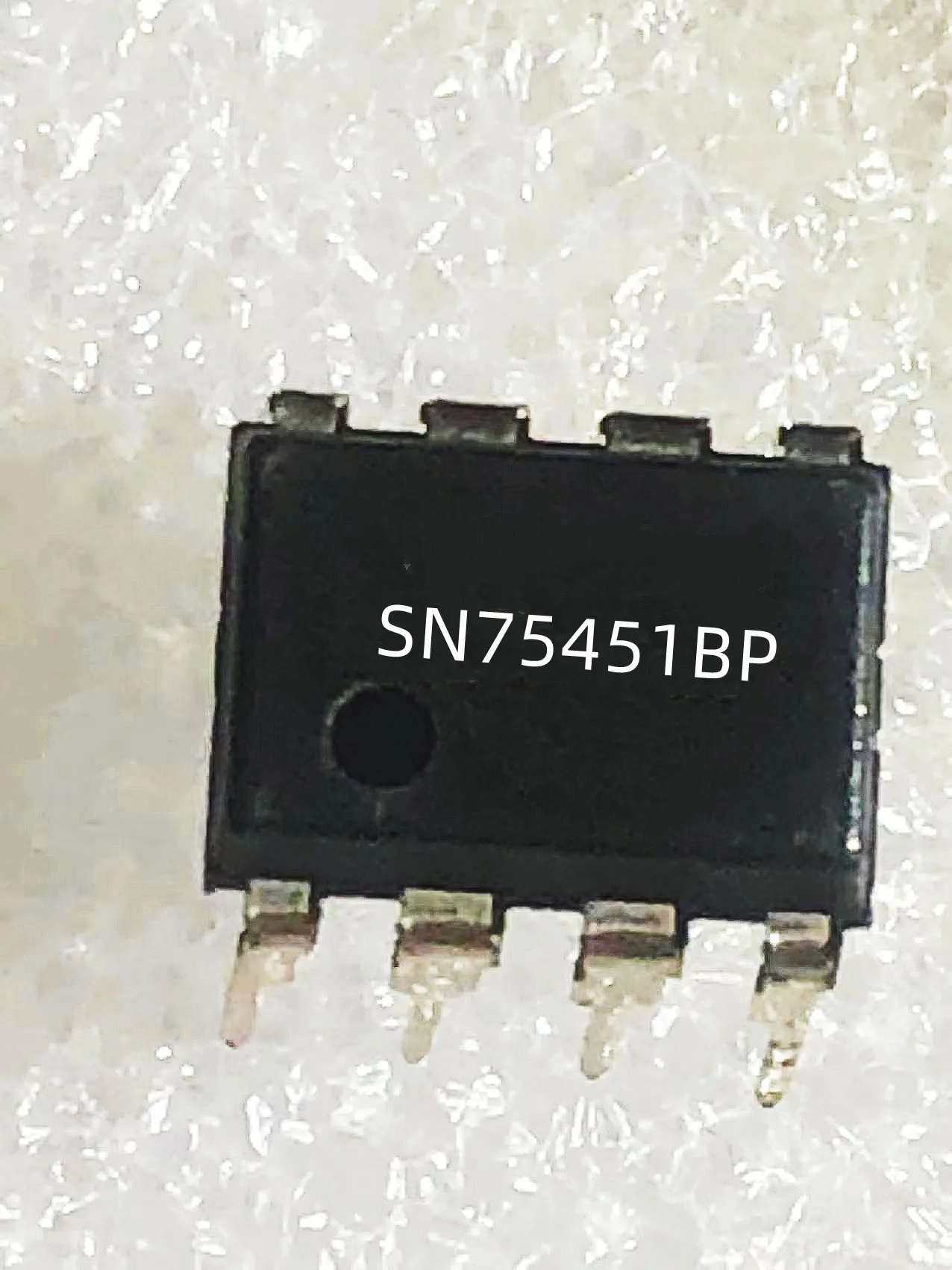 

10PCS brand new SN75451BP PDIP-8 30V dual output driver chip