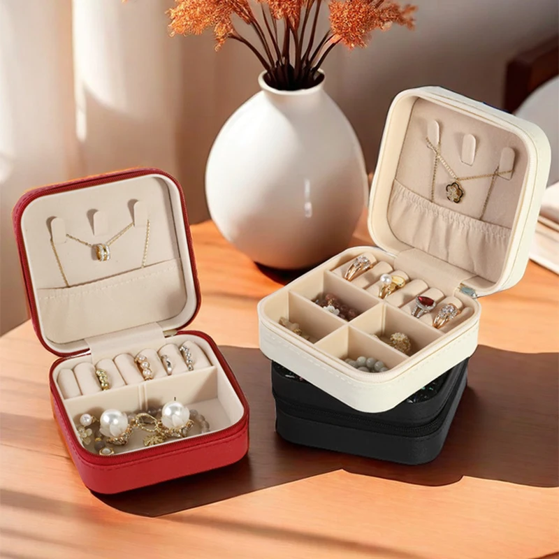 Portable Mini Jewelry Storage Box Travel Organizer Jewelry Case Plastic Storage Earrings Necklace Ring Jewelry Organizer Display