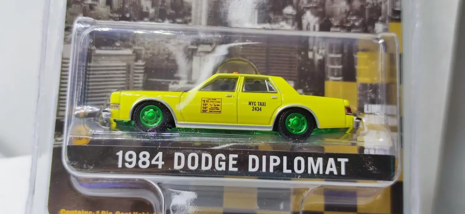 1:64 1984 Dodge Diplomat- NYC Taxi Green machine version  Diecast Metal Alloy Model Car Toys For  Gift Collection