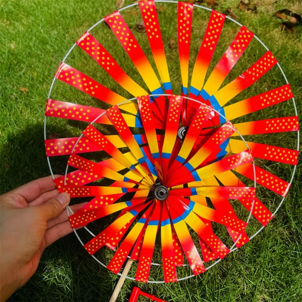 다양한 스타일의 전통 민속풍 풍차 이중층 PVC 나무 기둥 회전 풍차 피크닉 장식 오각별