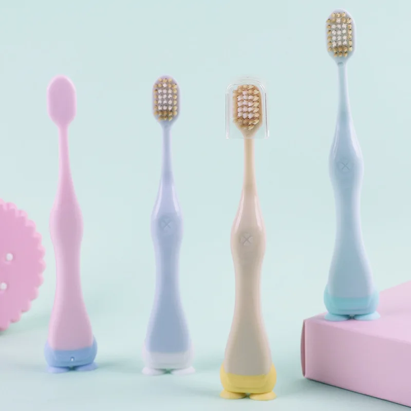 Brosse à dents ultra fine pour enfants, conception de ventouse astronomique, doux, dessin animé, hamster, paquet de 4 sacs PE, soin des dents des enfants